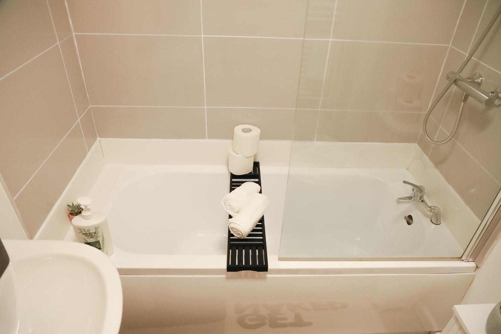 1 Bedroom Apartment Bradford City Centre Foster Square Extérieur photo